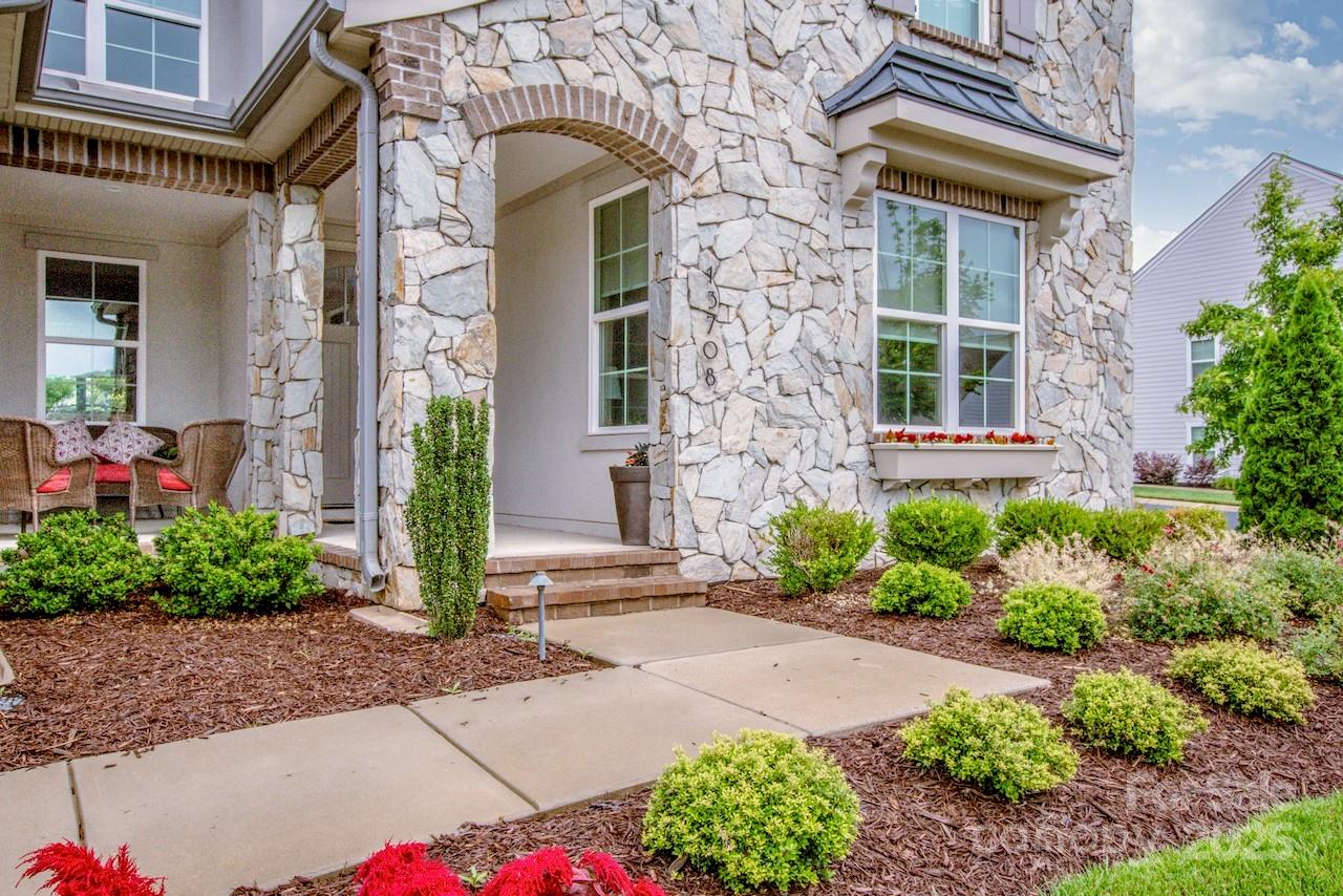13708 Huntson Park Lane