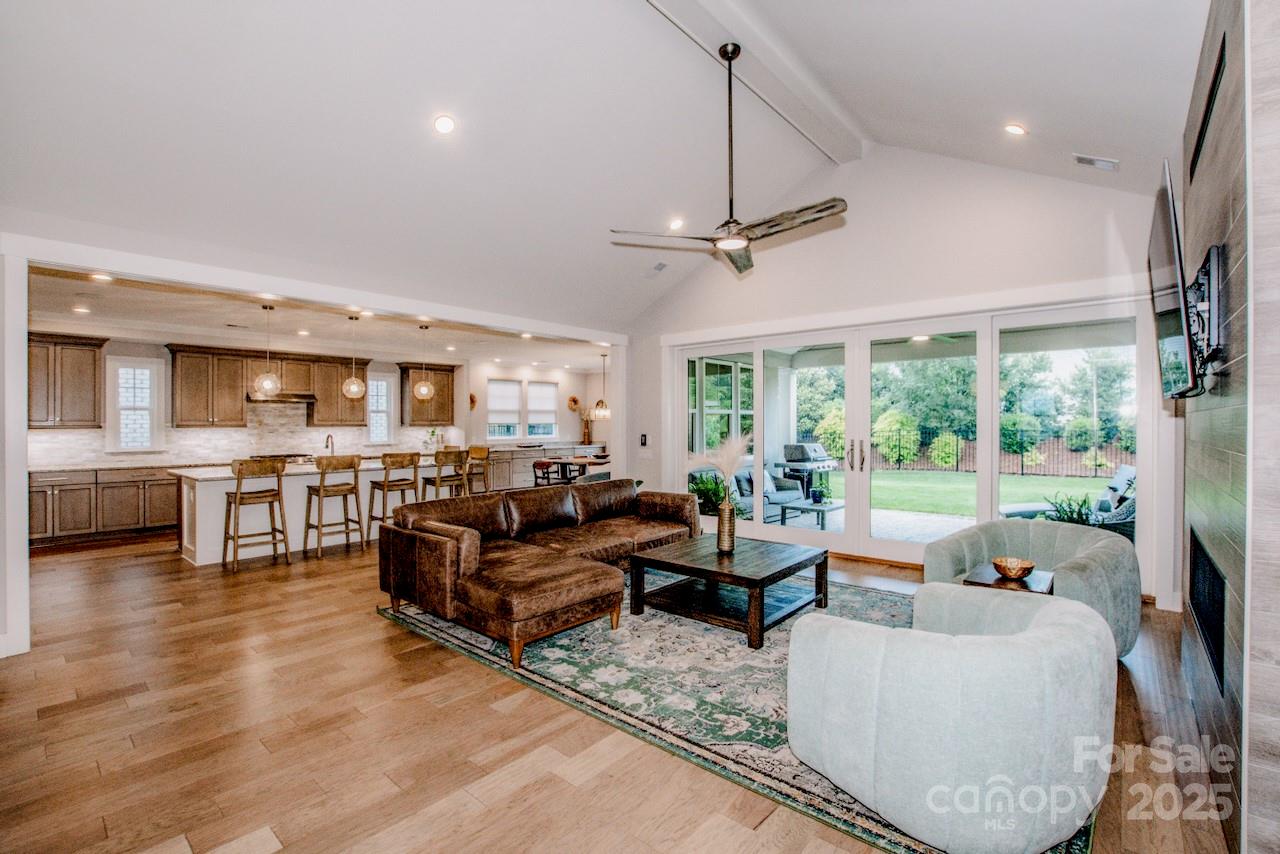 13708 Huntson Park Lane