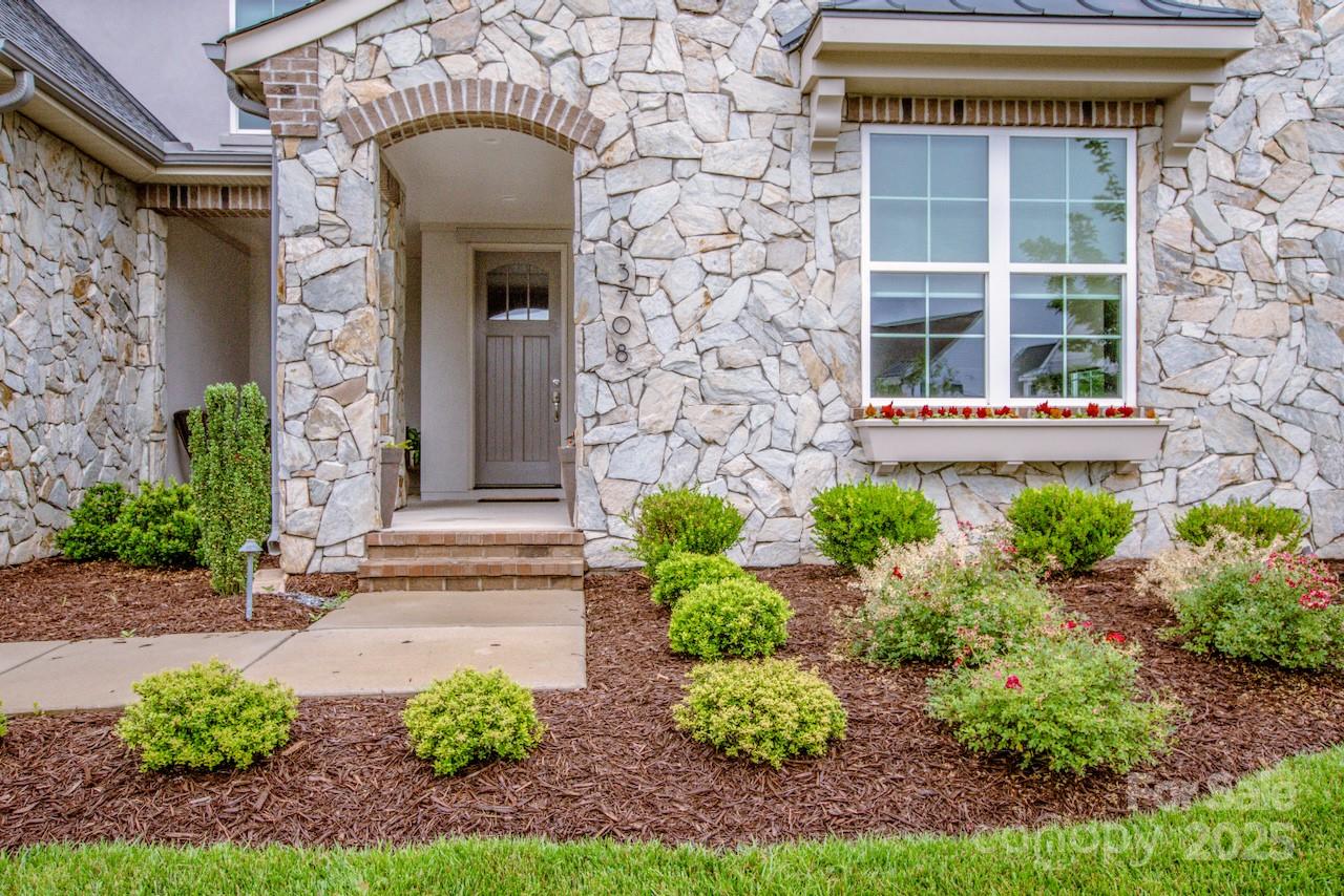13708 Huntson Park Lane