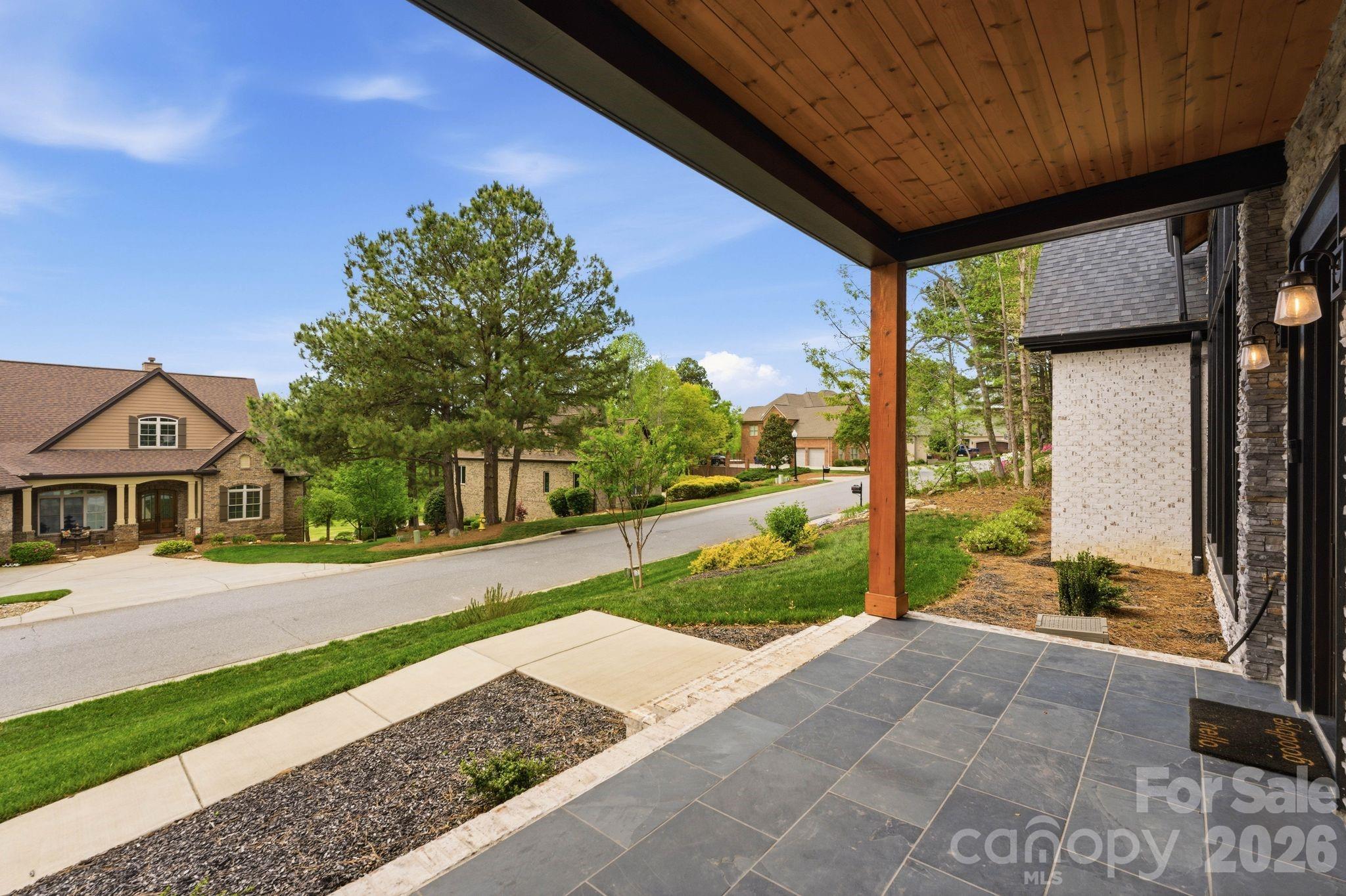 1462 Winged Foot Drive