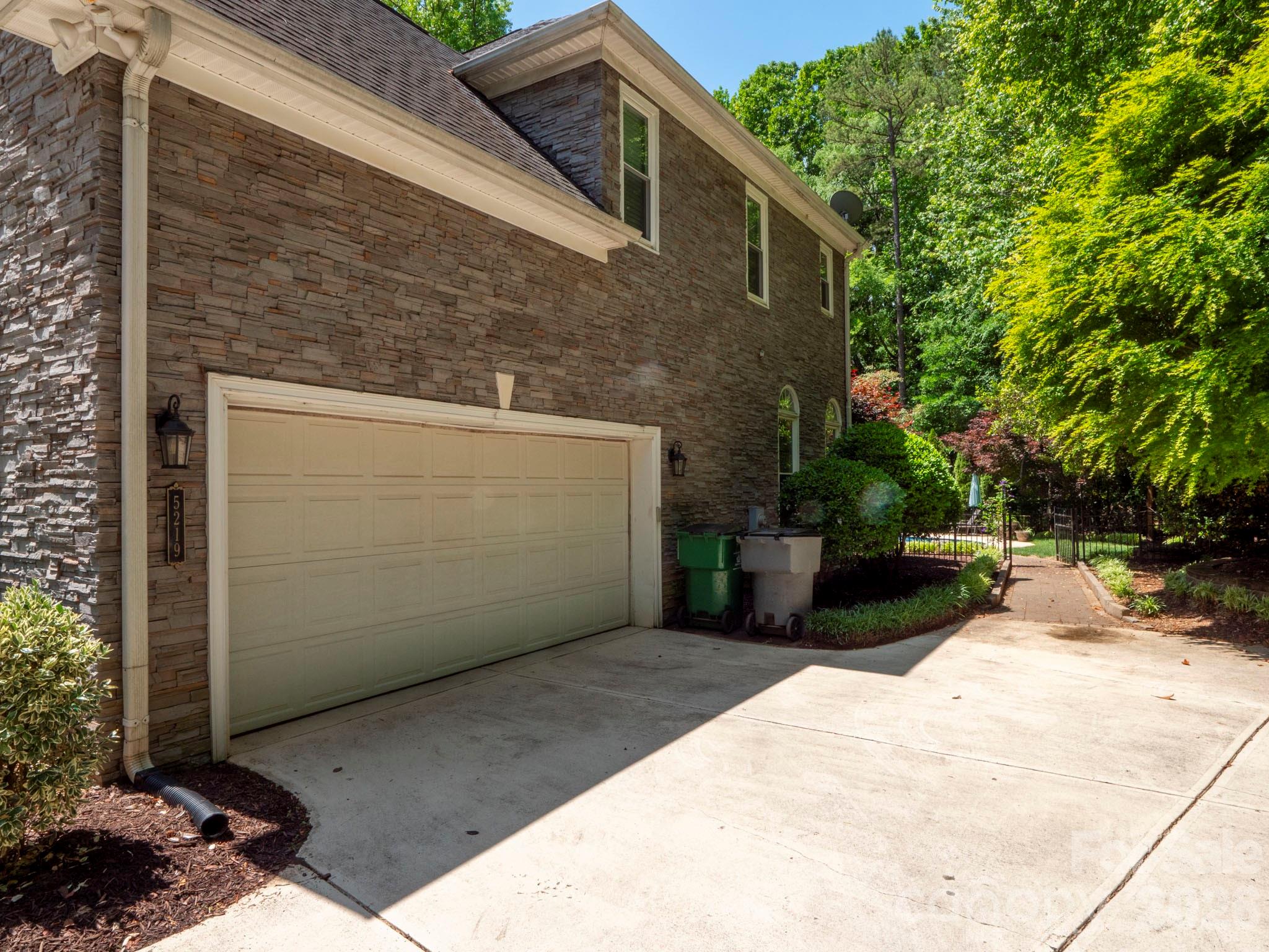 5219 Cadbury Court