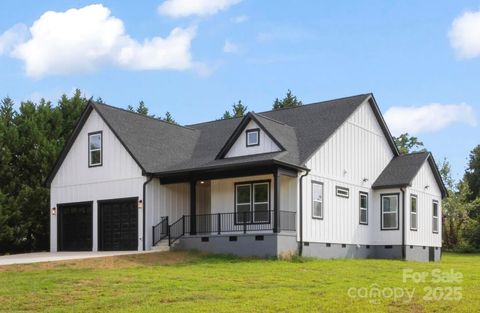 Photo of 2589 Polo Lane, Maiden, NC 28650 (MLS # 4299931)