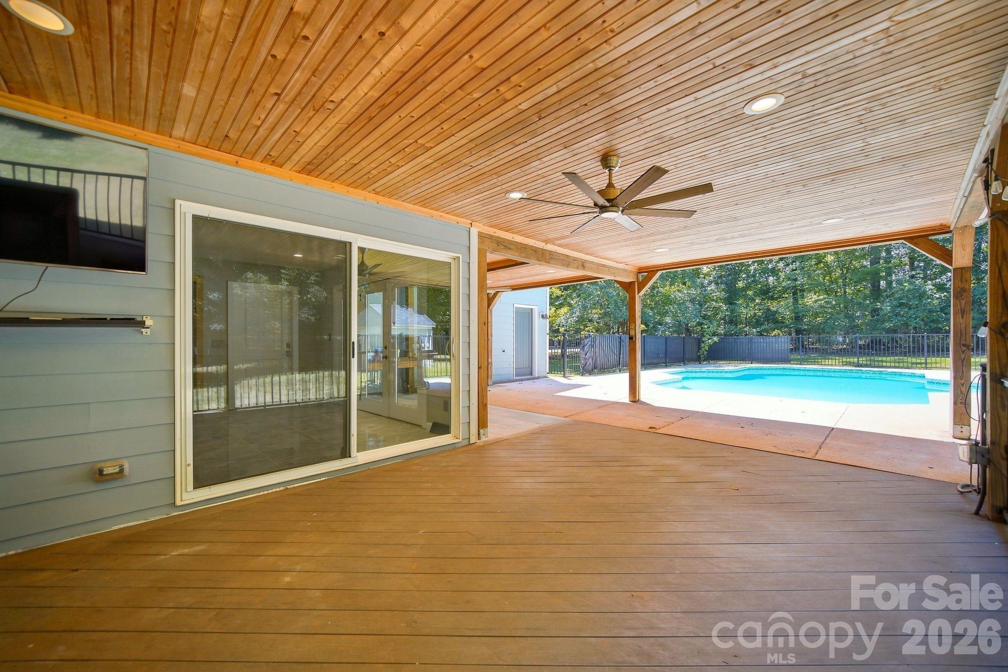5225 Mayhew Country Drive