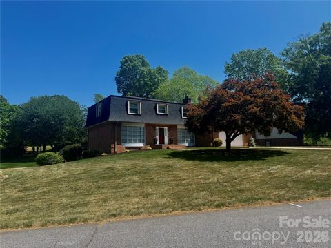 Photo of 3740 6th Street NE, Hickory, NC 28601 (MLS # 4370130)
