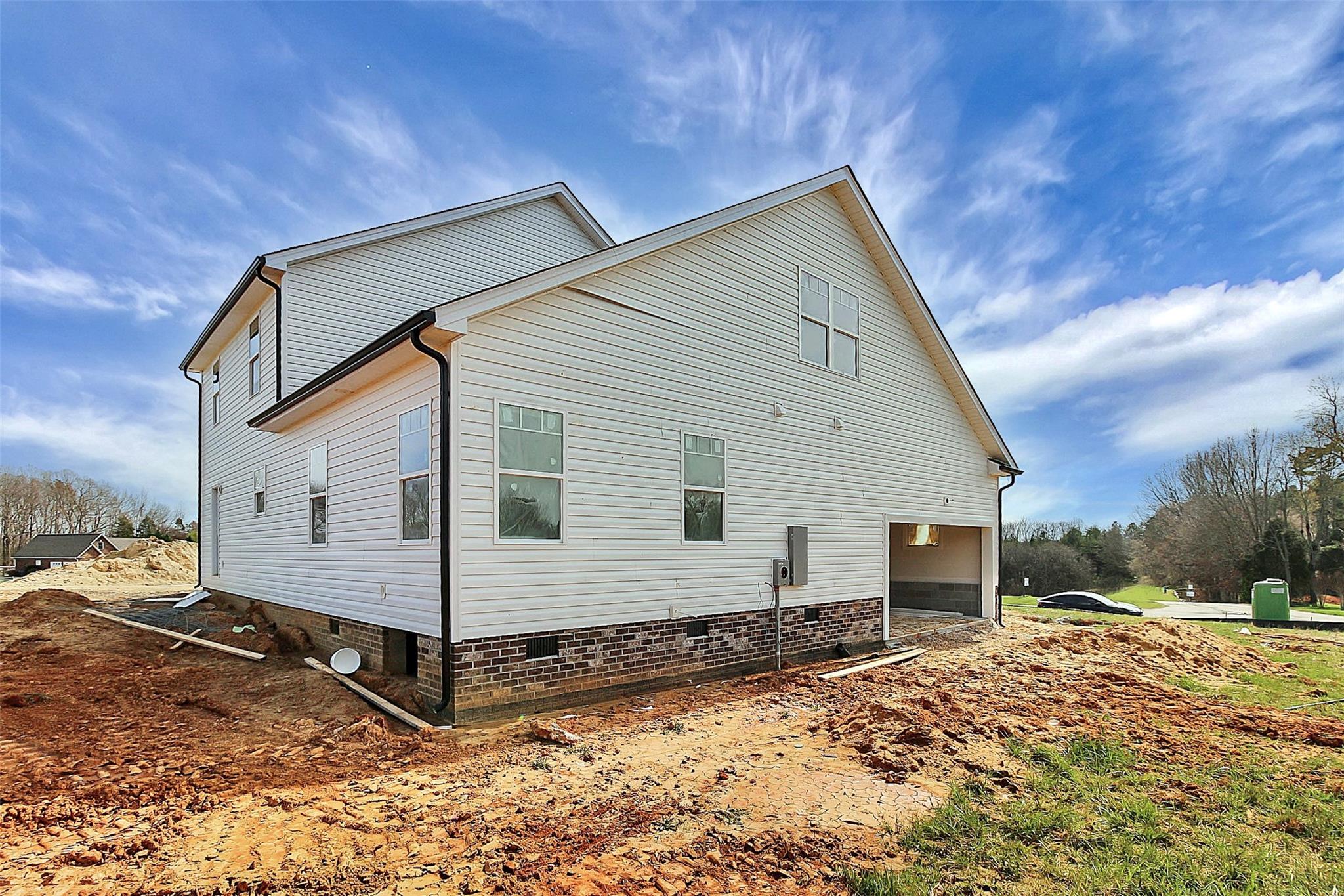 Falcon Crest - Residential