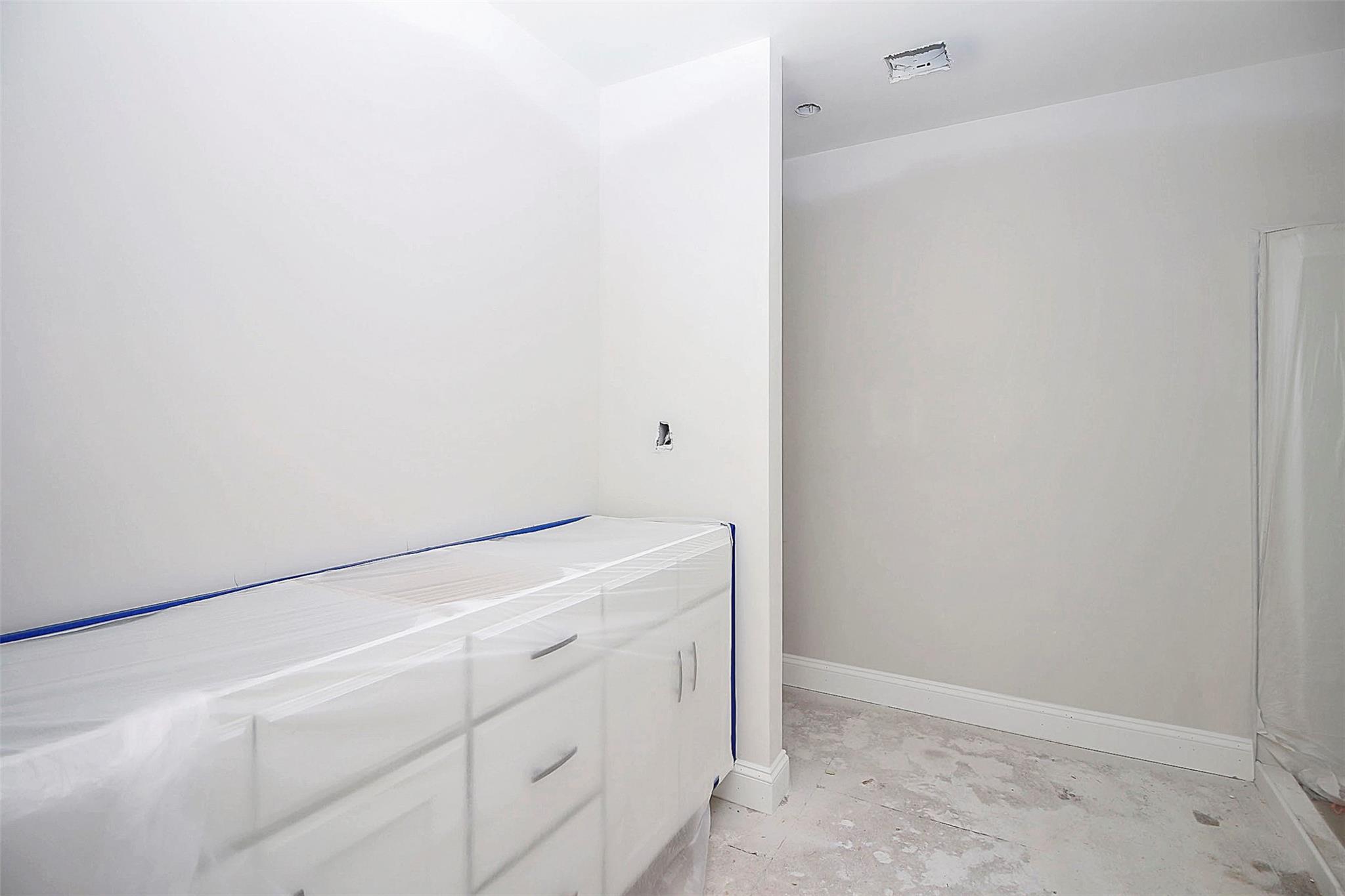 Falcon Crest - Residential