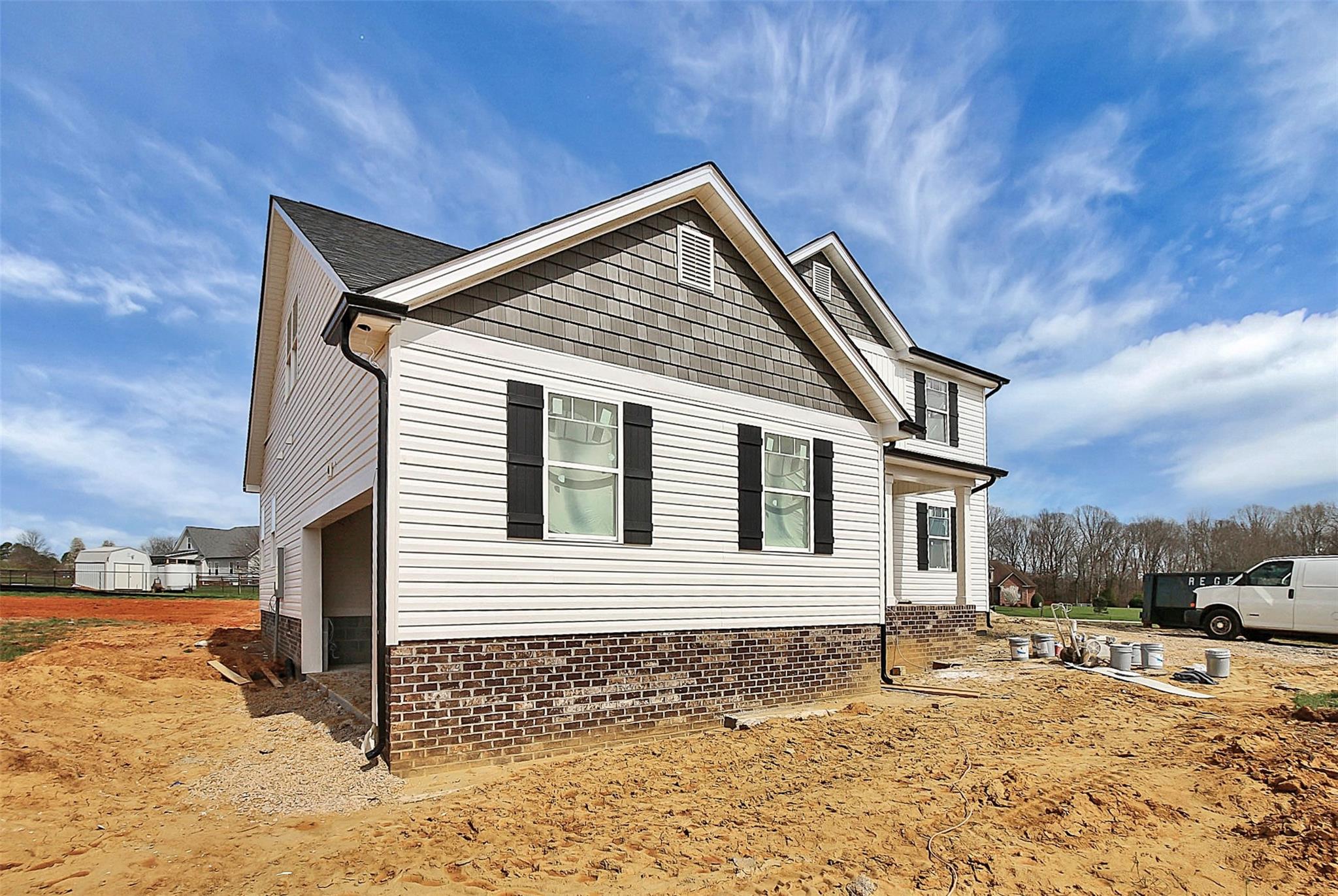 Falcon Crest - Residential