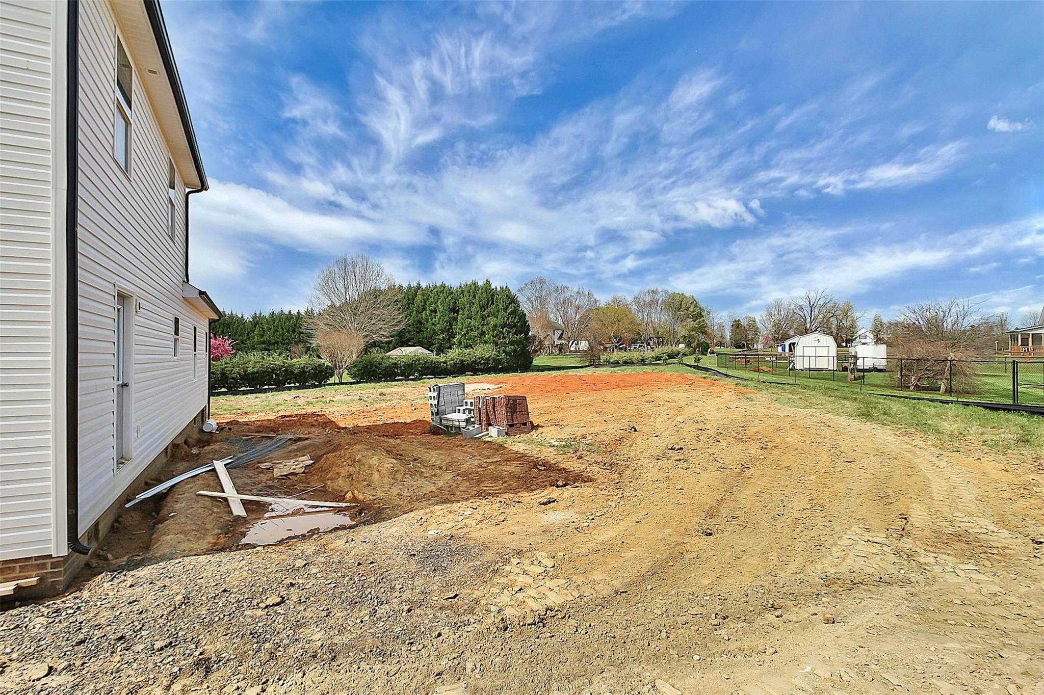 Falcon Crest - Residential