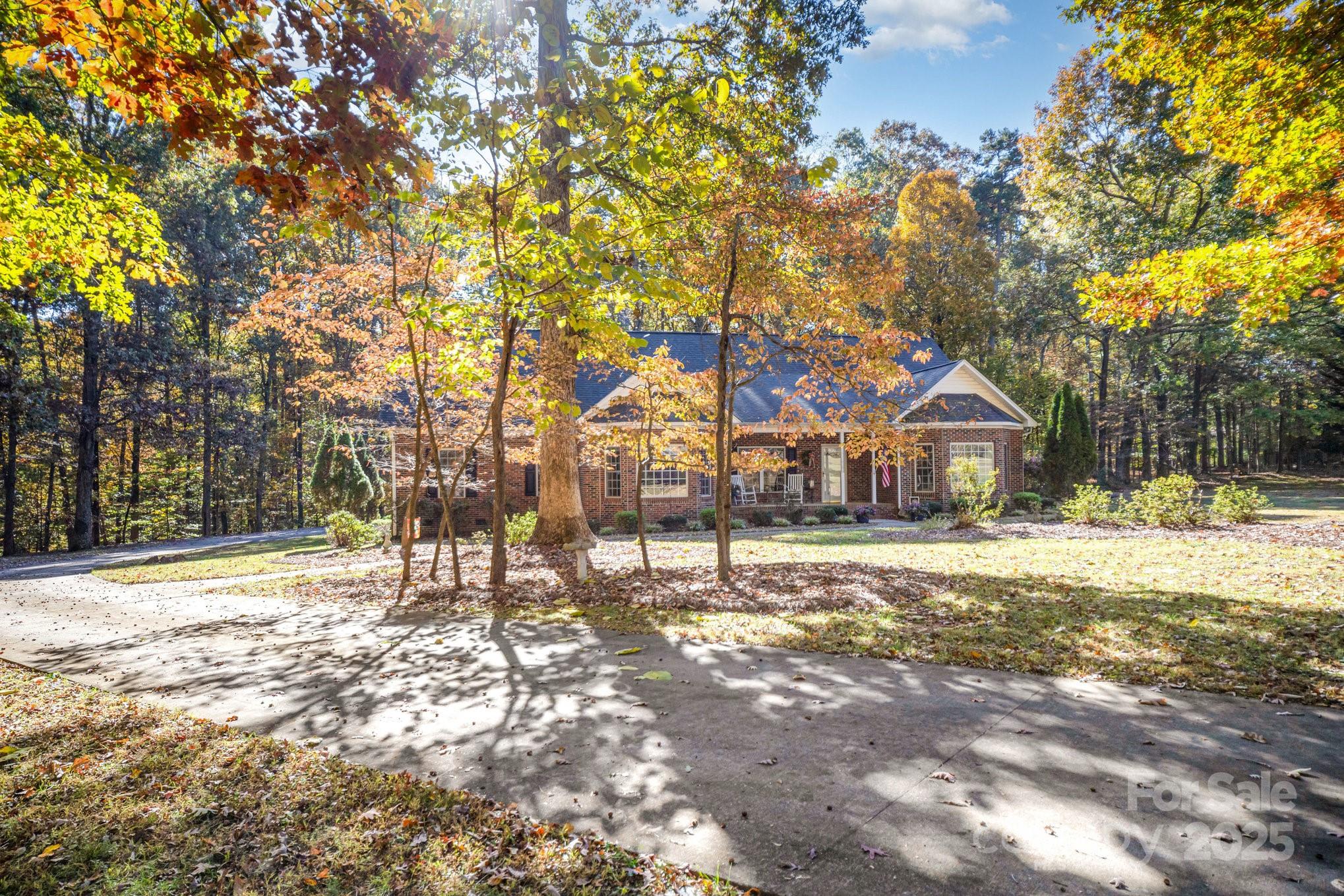 216 Minnie Queen Lane