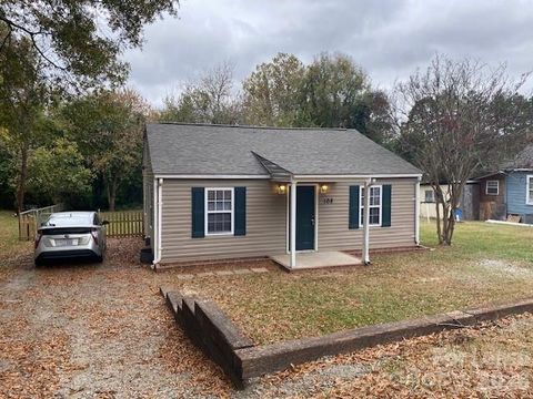 Photo of 108 Akron Avenue, Kannapolis, NC 28081 (MLS # 4360084)
