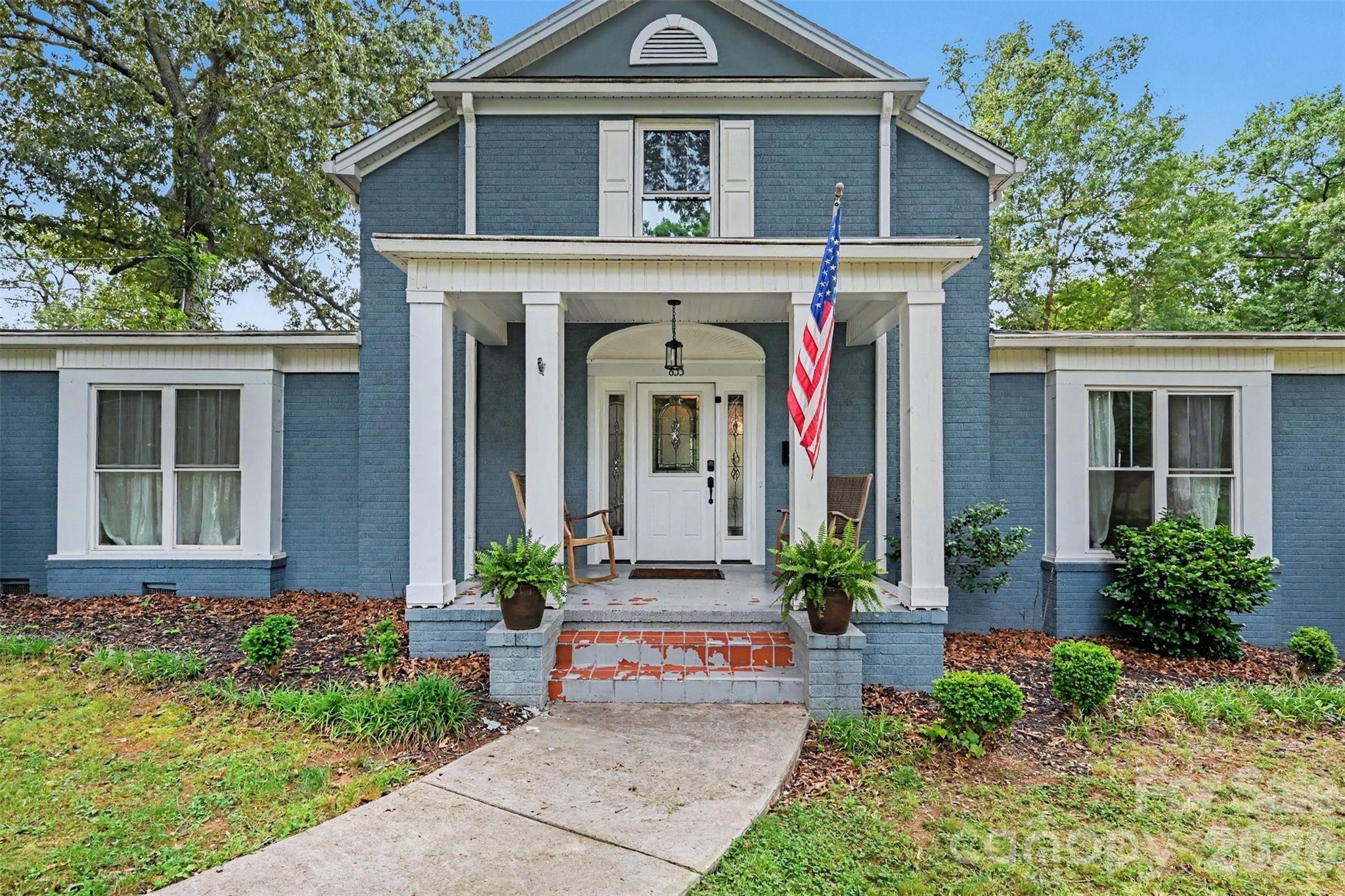 855 W Marion Street