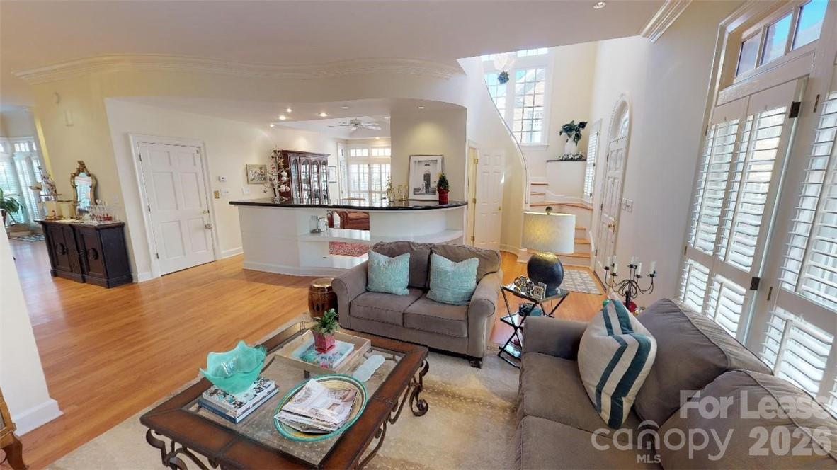 1141 Dilworth Crescent Row