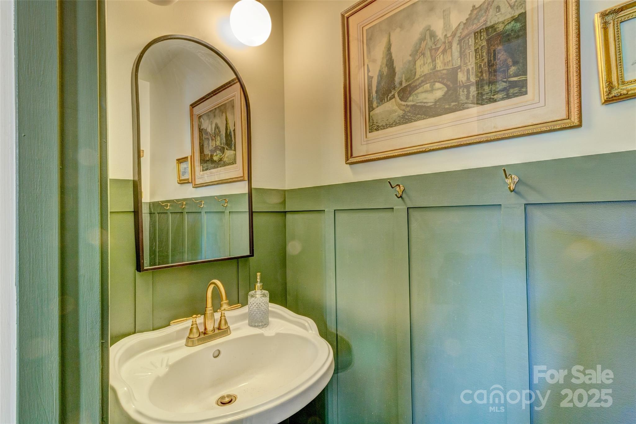 2201 Pinnacle View Drive 74