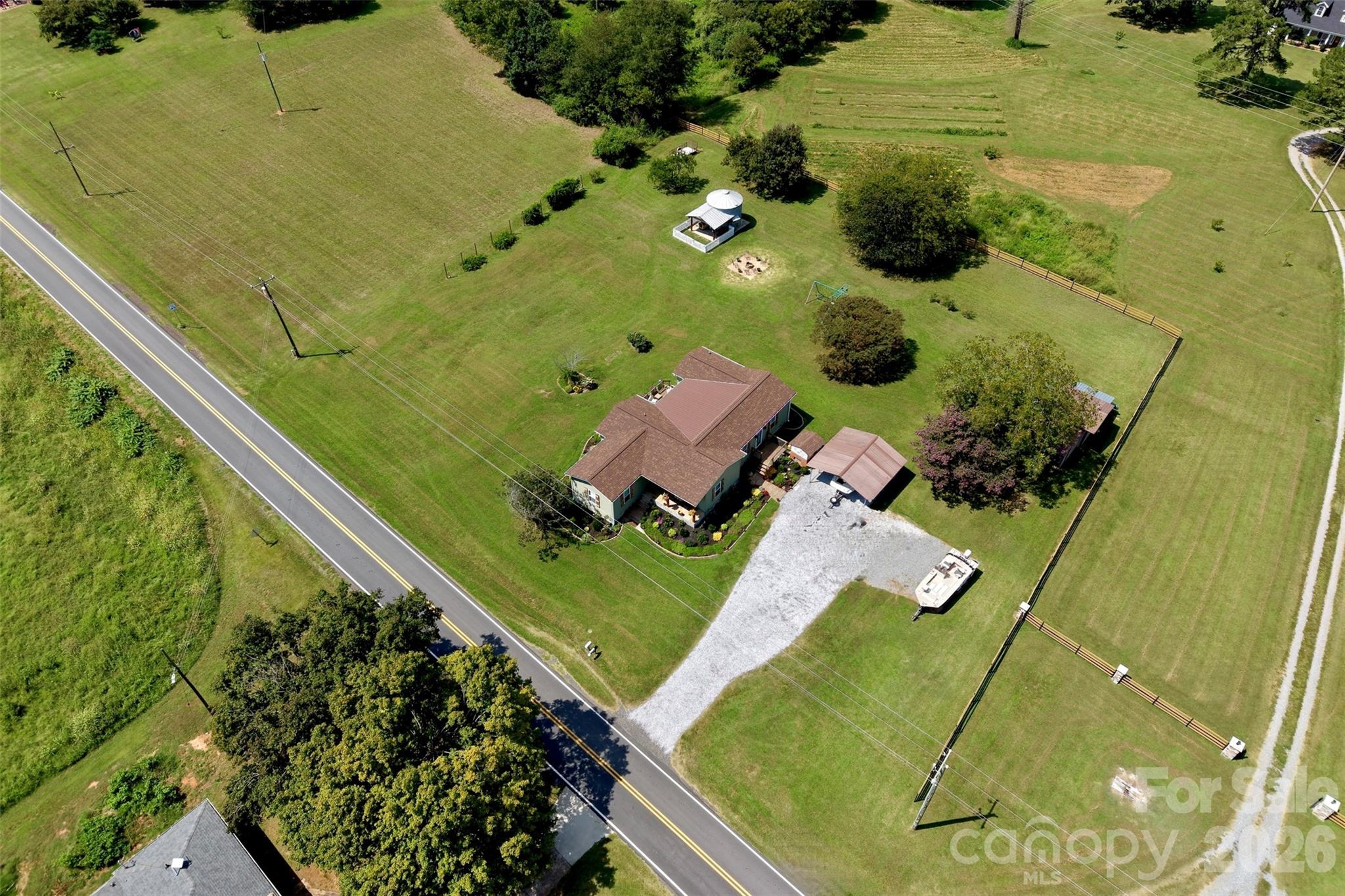 5712 Hoover Elmore Road