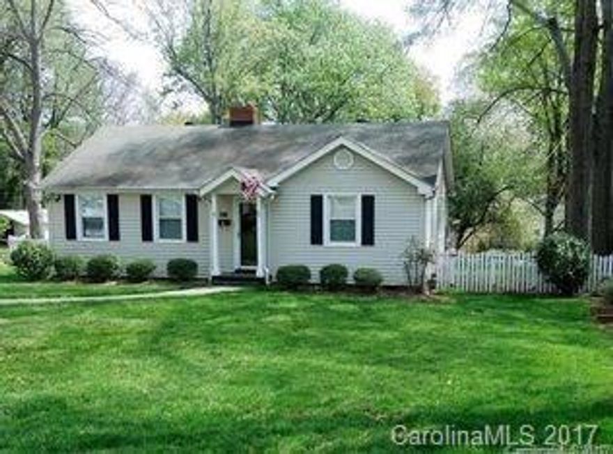 Attractive bungalow available in South-end! Living room offers hardwood floors and fireplace. Open floor plan offers great sight-lines of kitchen and breakfast area. Rear addition offers Master bedroom and laundry room. You'll enjoy the fenced back yard with scenic views of mature trees. Very convenient to Uptown!