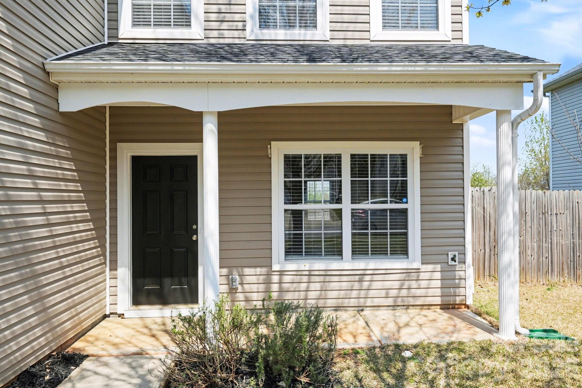 581 Winborne Avenue SW