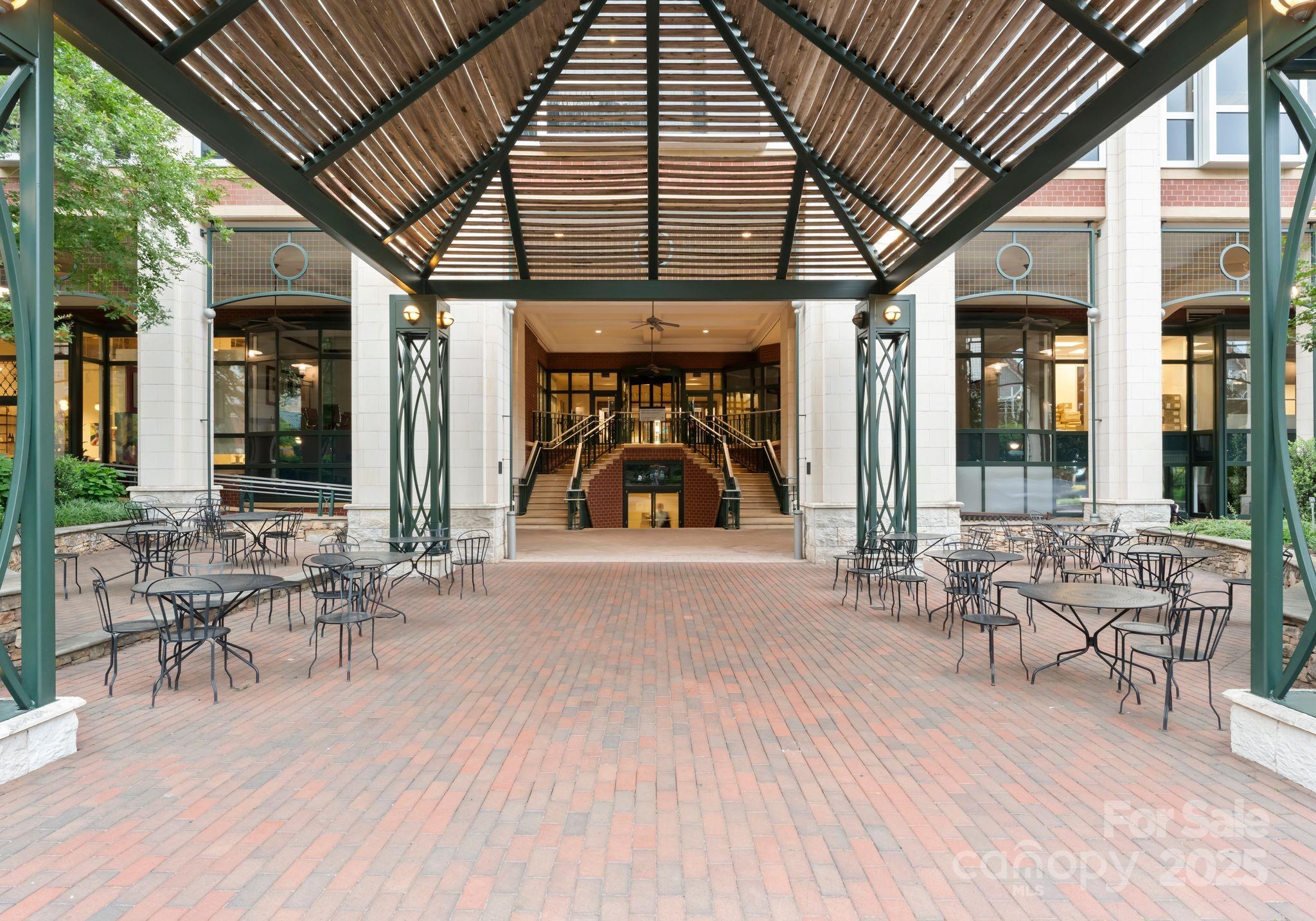 435 S Tryon Street 601