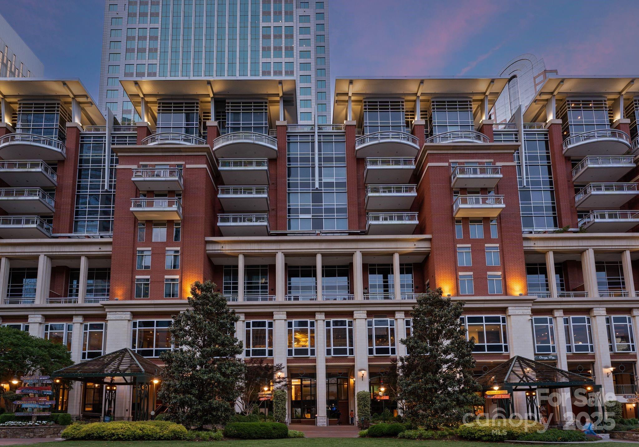 435 S Tryon Street 601