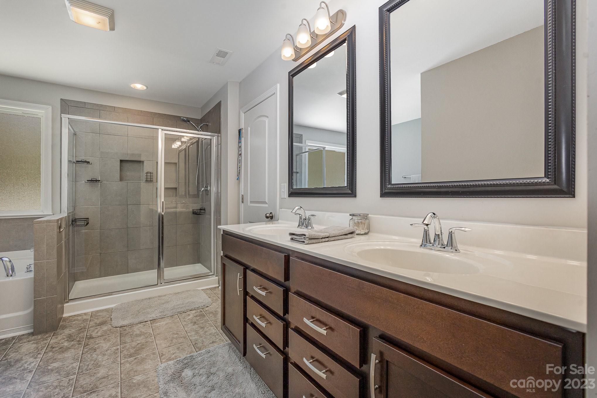 Hidden Lakes - Residential