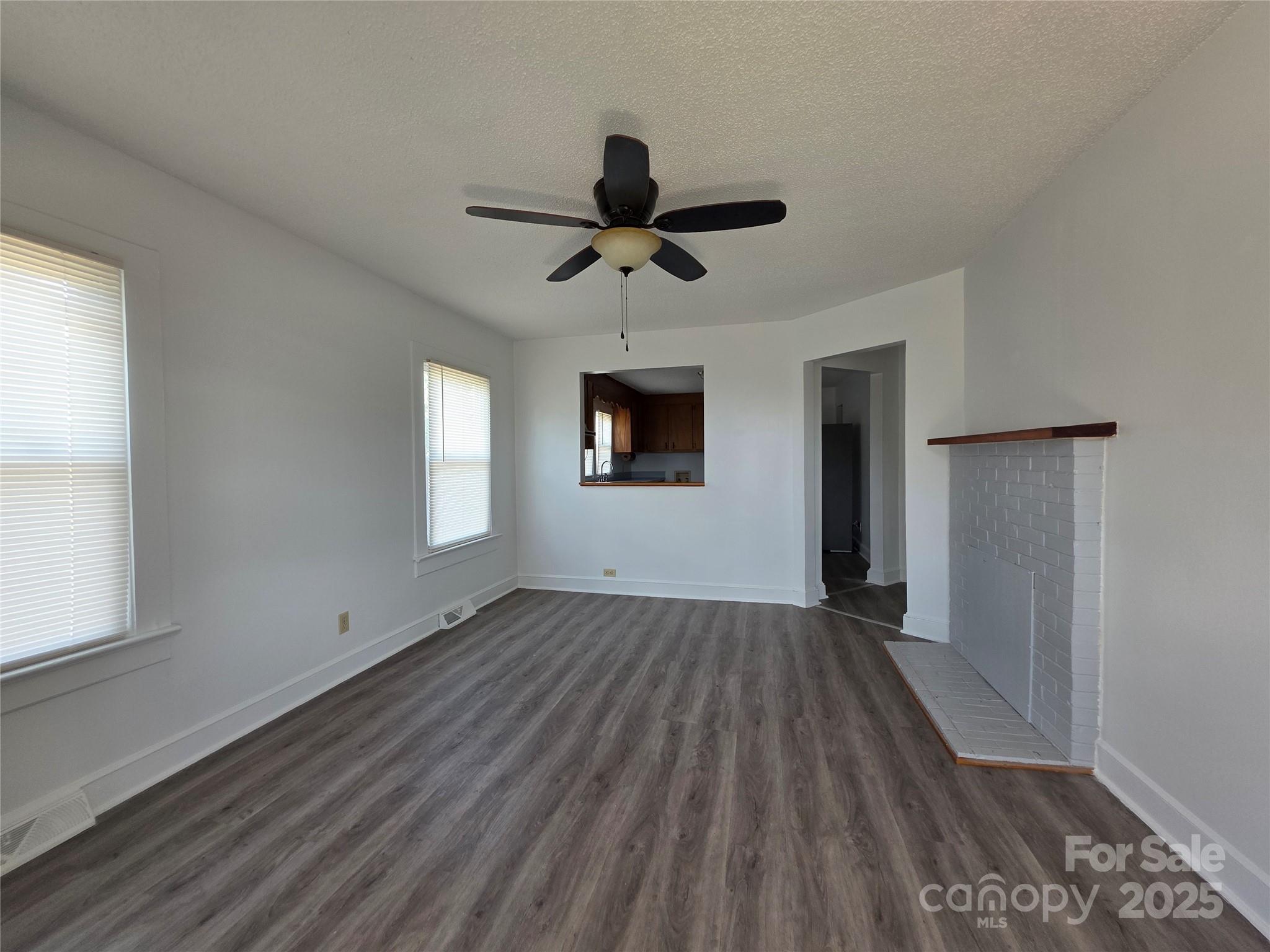 906 Linwood Road