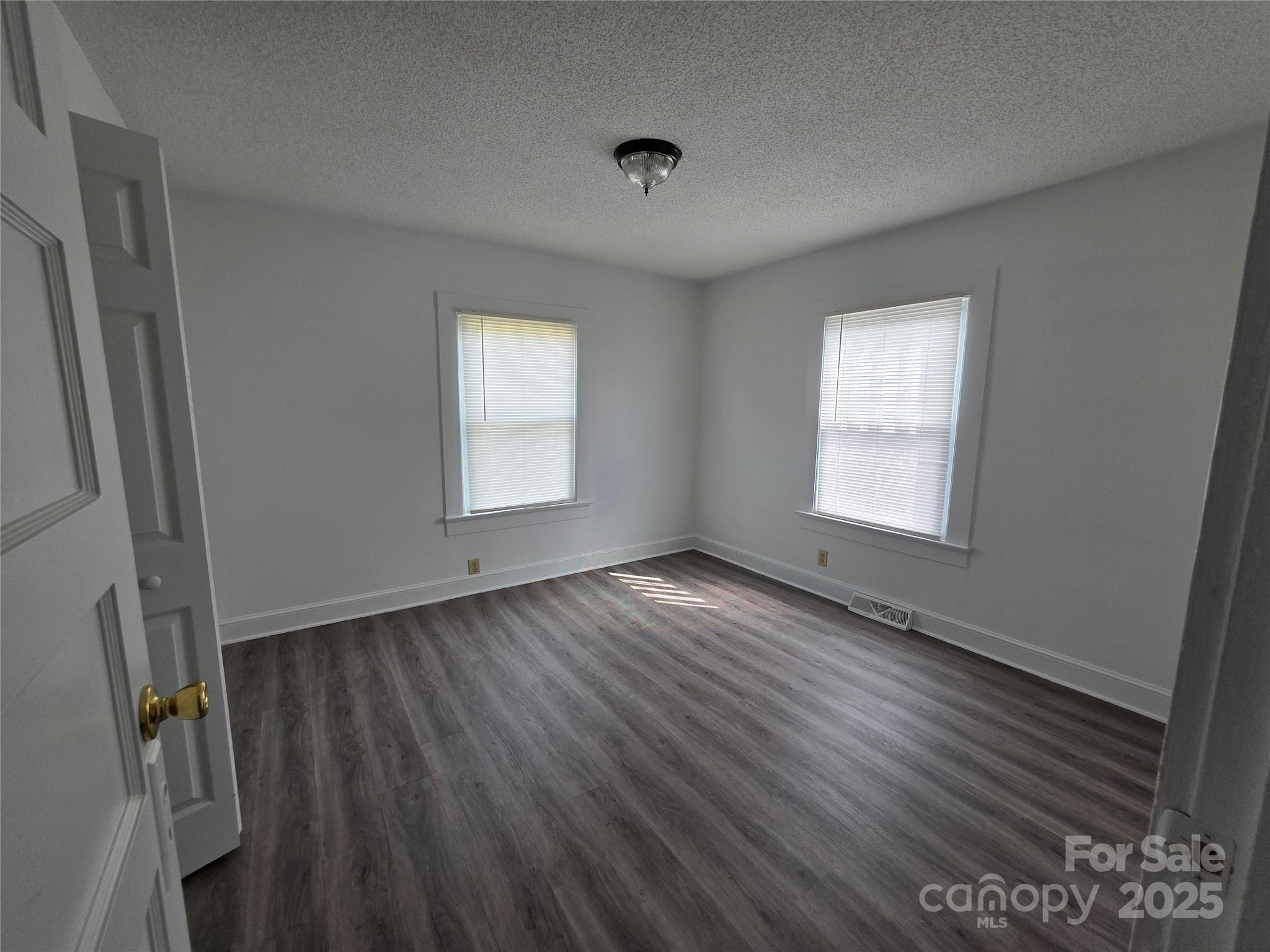 906 Linwood Road