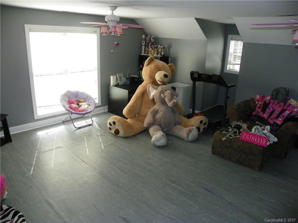 Tara Oaks - Residential