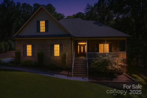 Photo of 4080 Barbrick Street, Sherrills Ford, NC 28673 (MLS # 4281547)