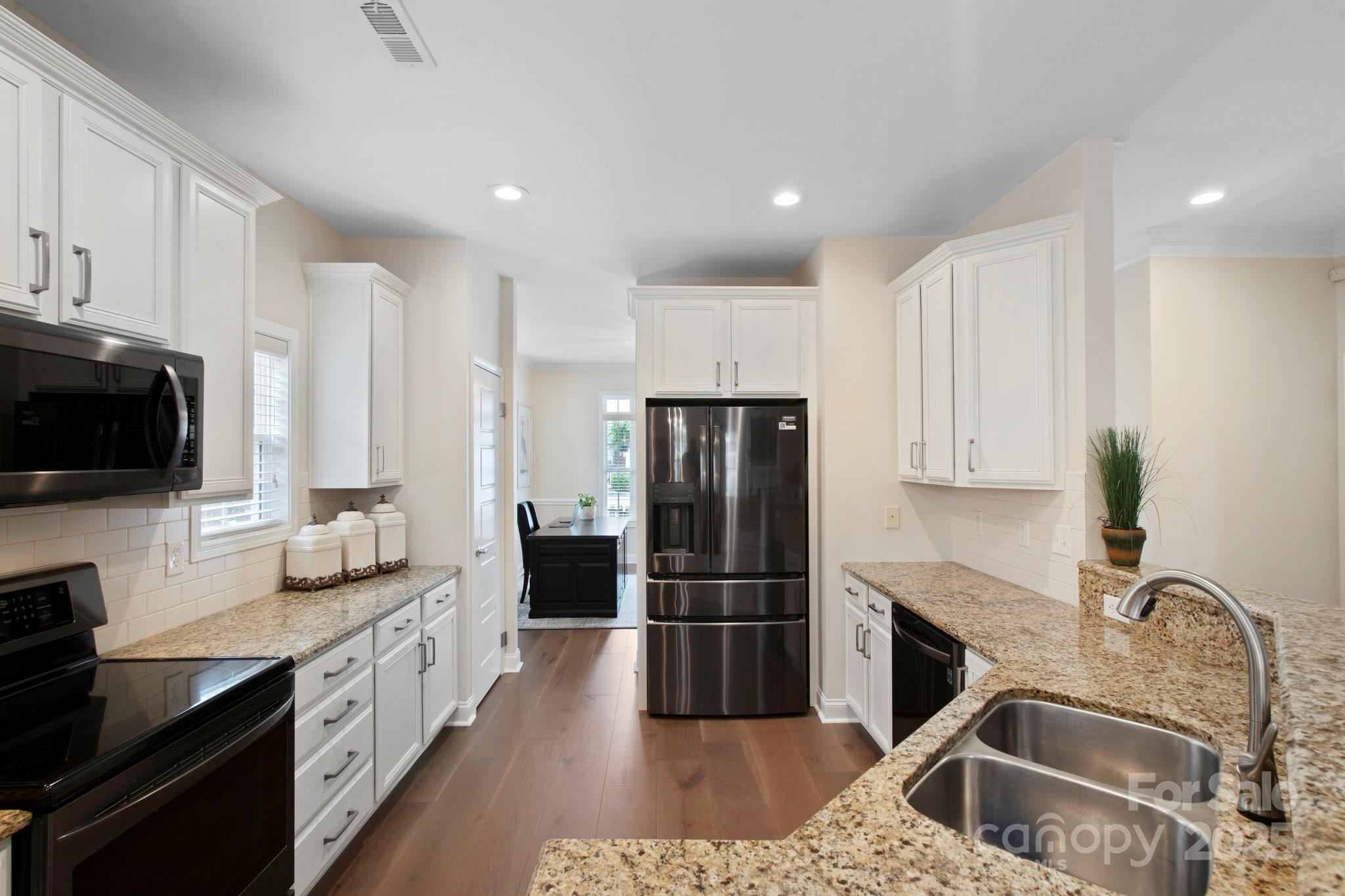 St Philip Square - Residential