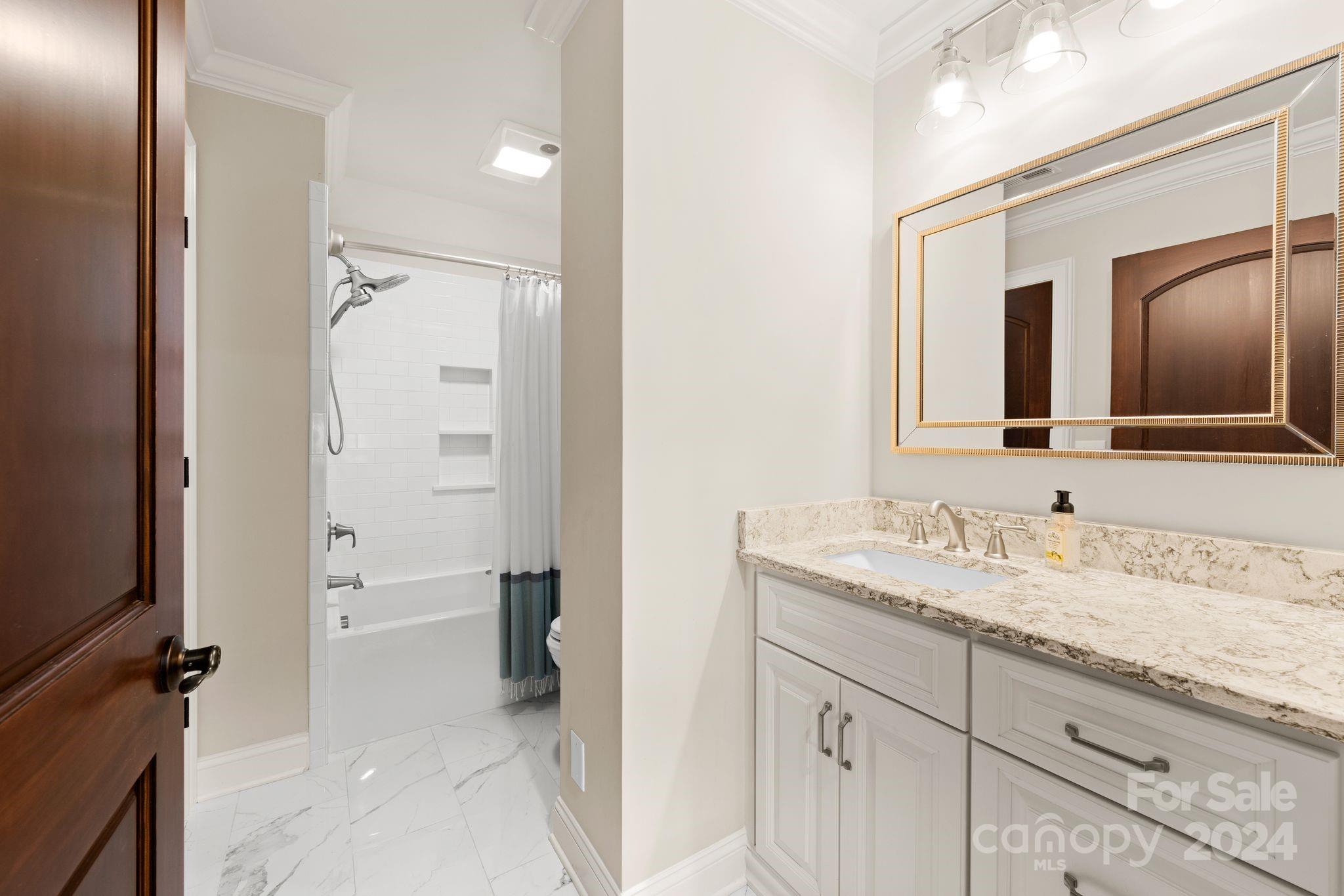 Lakepoint - Residential