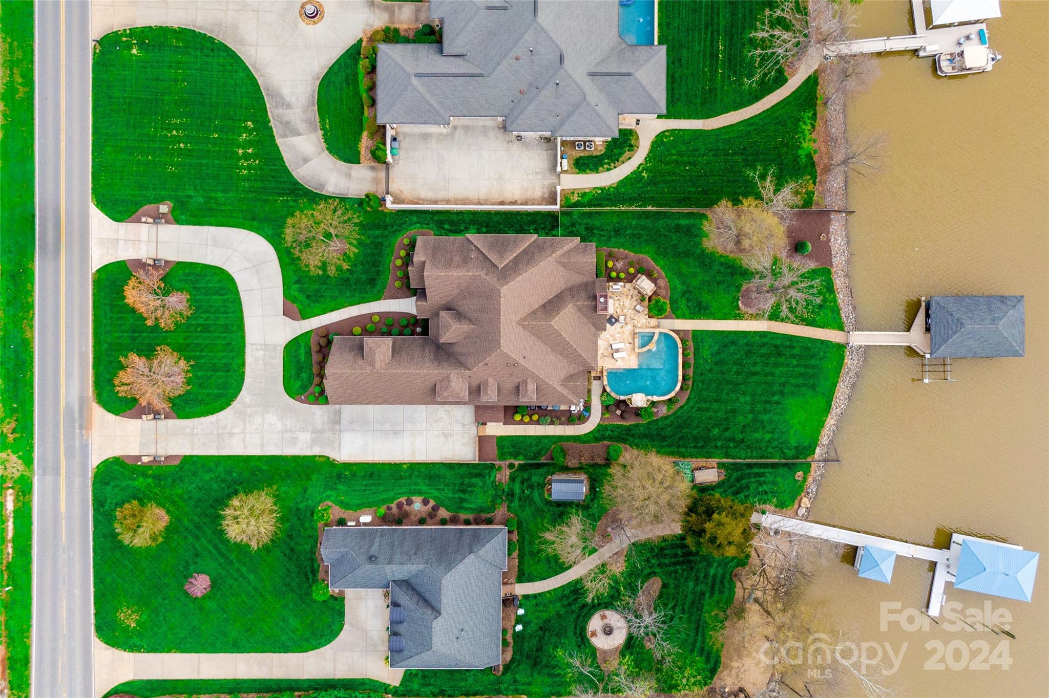 Lakepoint - Residential