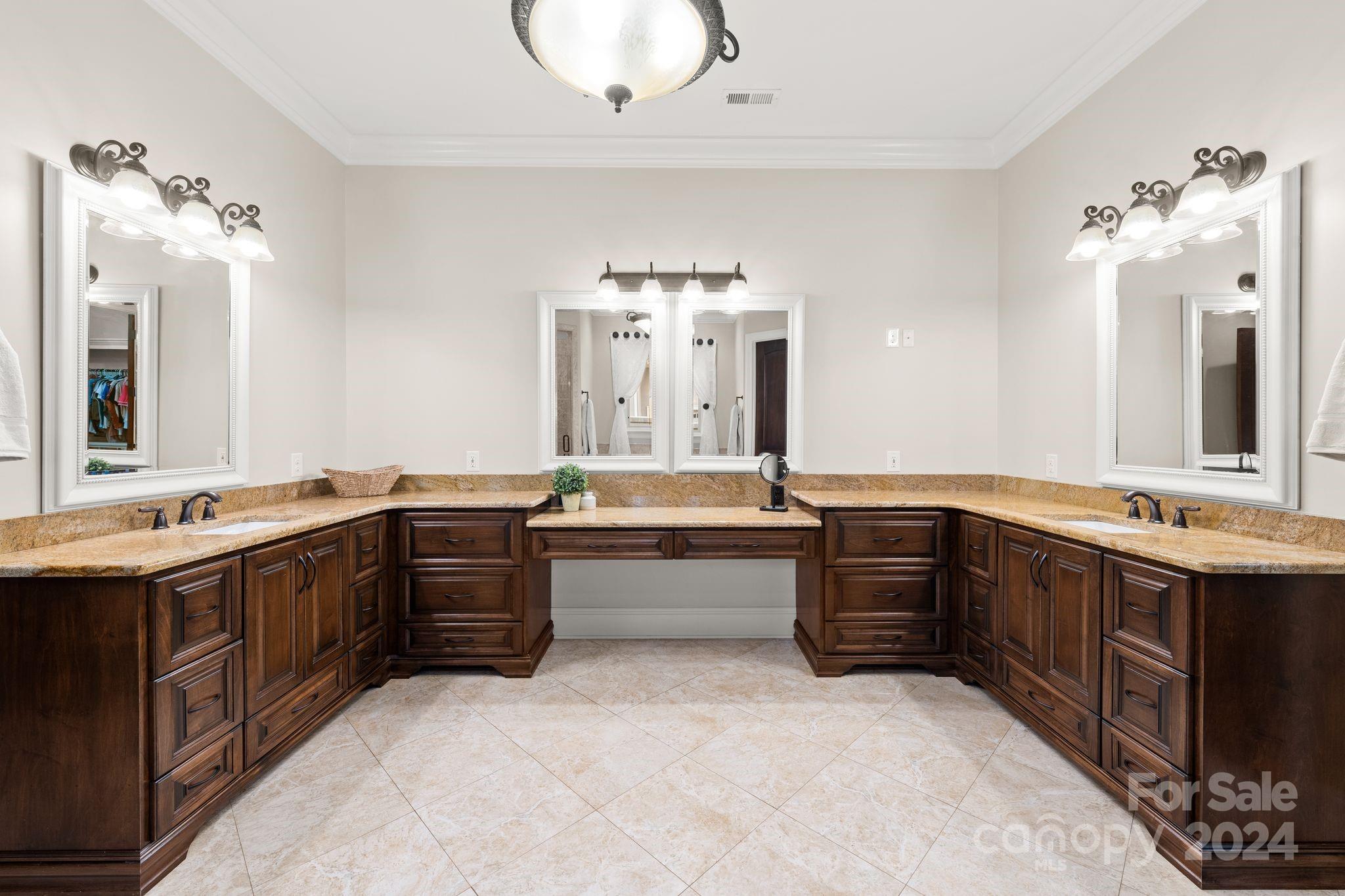 Lakepoint - Residential