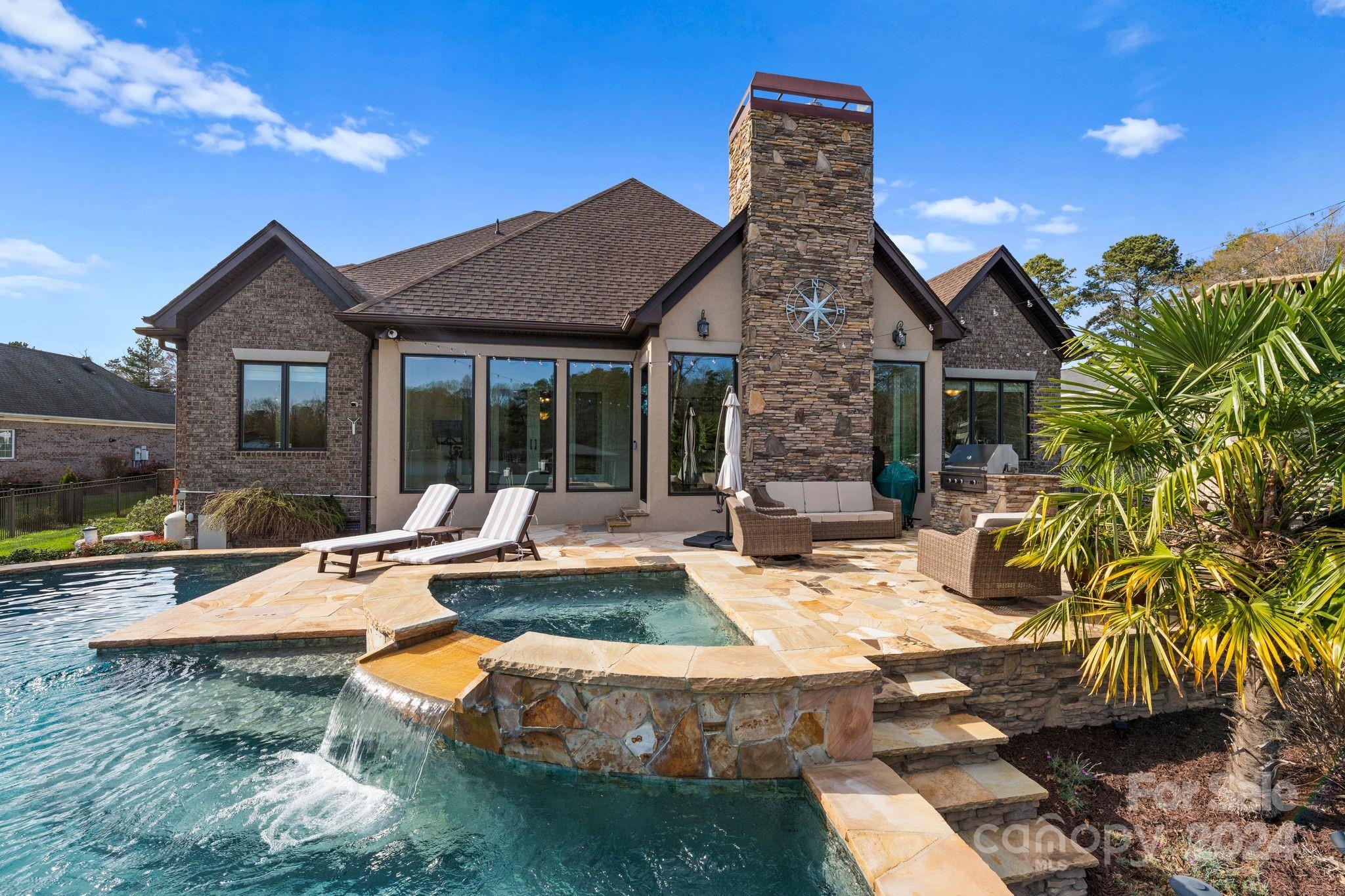 Lakepoint - Residential