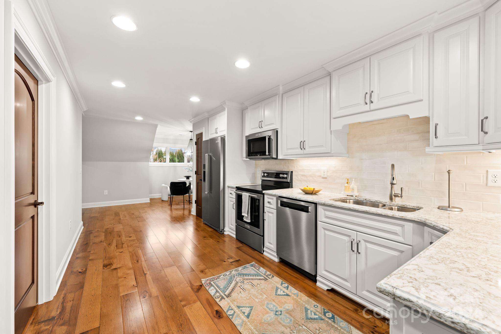 Lakepoint - Residential