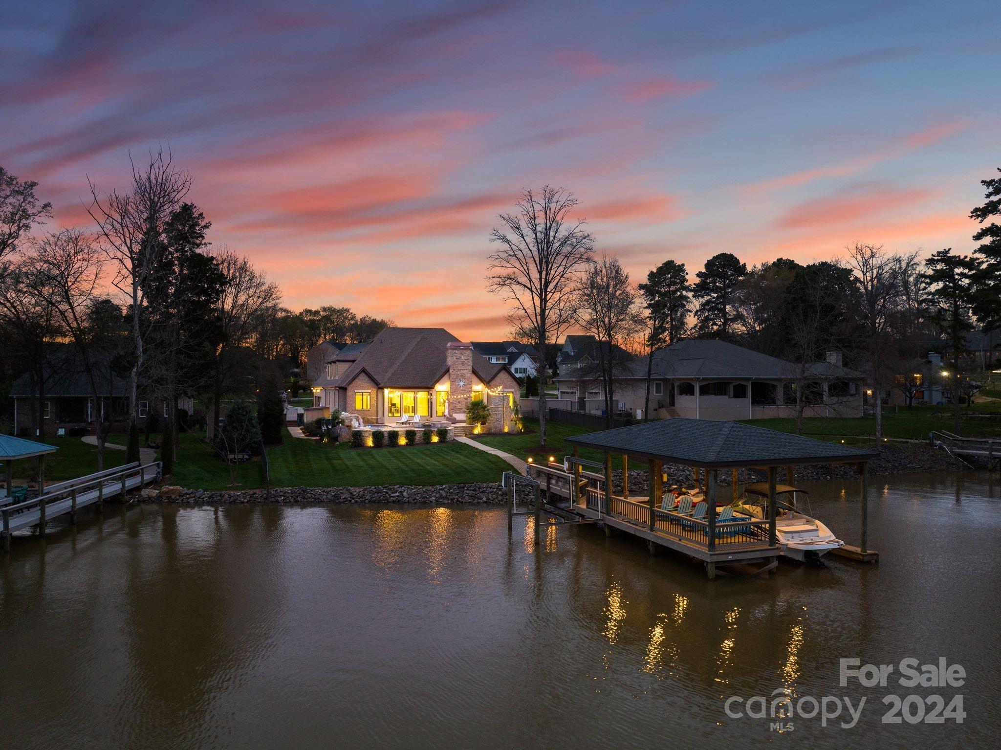 Lakepoint - Residential