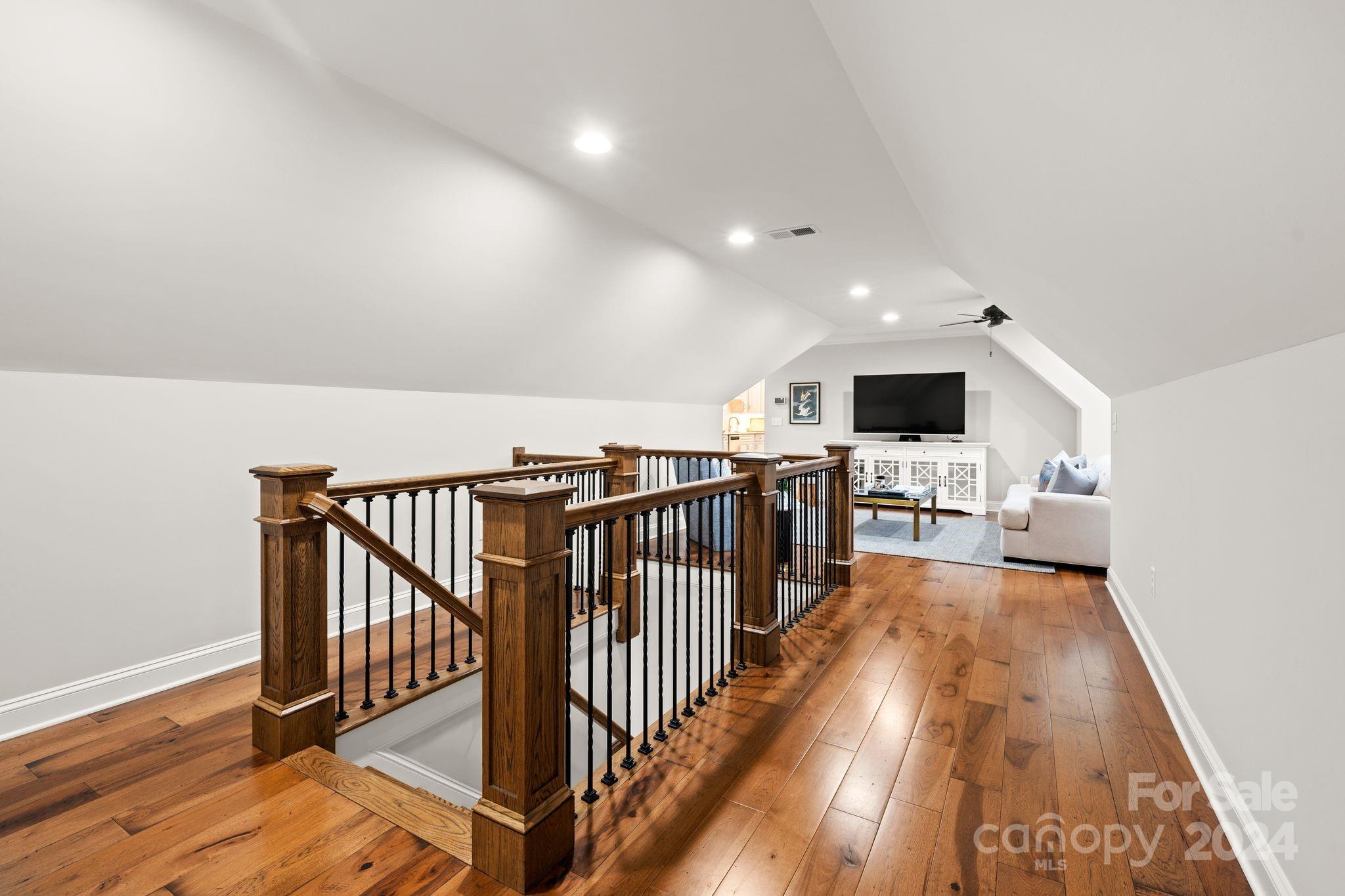 Lakepoint - Residential