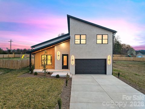 760 New Hope Road Flat Rock NC 28731