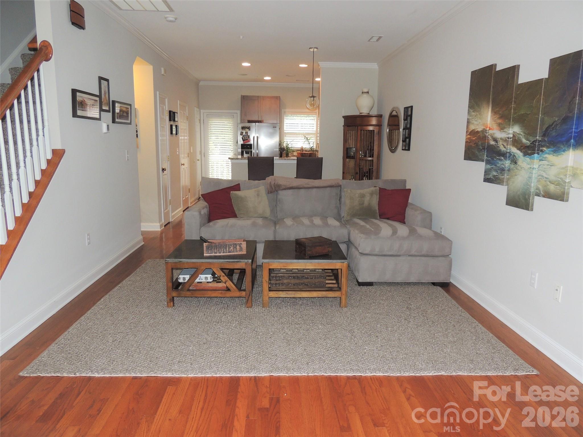 222 Torrence Street S 20