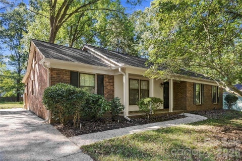 Photo of 9112 Sardis Forest Drive, Charlotte, NC 28270 (MLS # 4429591)