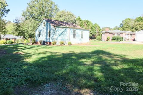 A home in Hickory