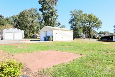 A home in Hickory