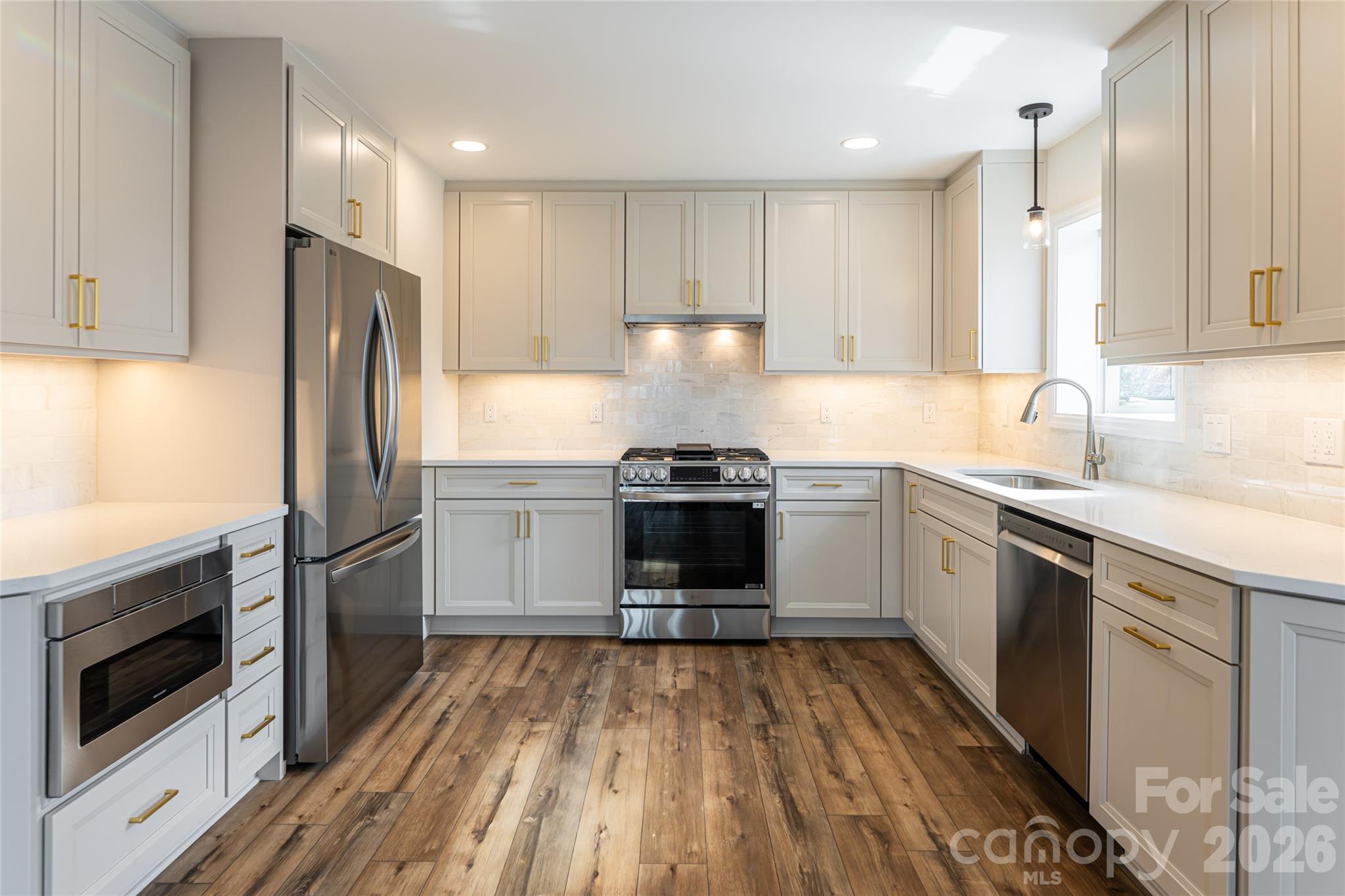 1203 Fleetwood Plaza