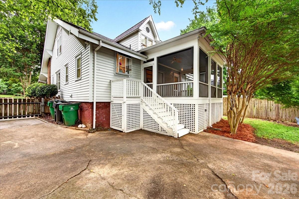 Elizabeth - Residential