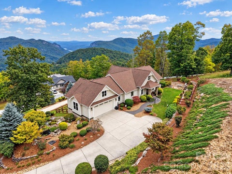 Photo of 57 Mountainaire Court, Hendersonville, NC 28792 (MLS # 4434292)