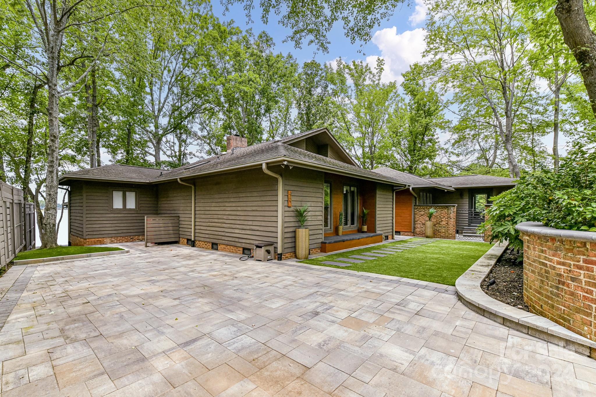 Spinnaker Cove - Residential