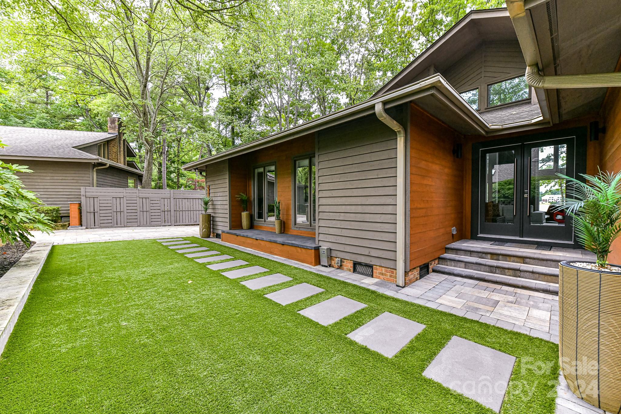 Spinnaker Cove - Residential