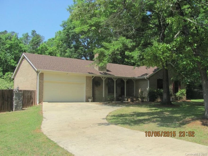 Absolutely gorgeous all brick 3bdr/2bth home on large lot.  Masonry fire place, fenced back yard, screened porch opening out to deck.  2 car attached garage, geo thermal heat pump, architectural roof new in 2013, electric water heater new in 2012.  Convenient to bypass.  Only $154,900.