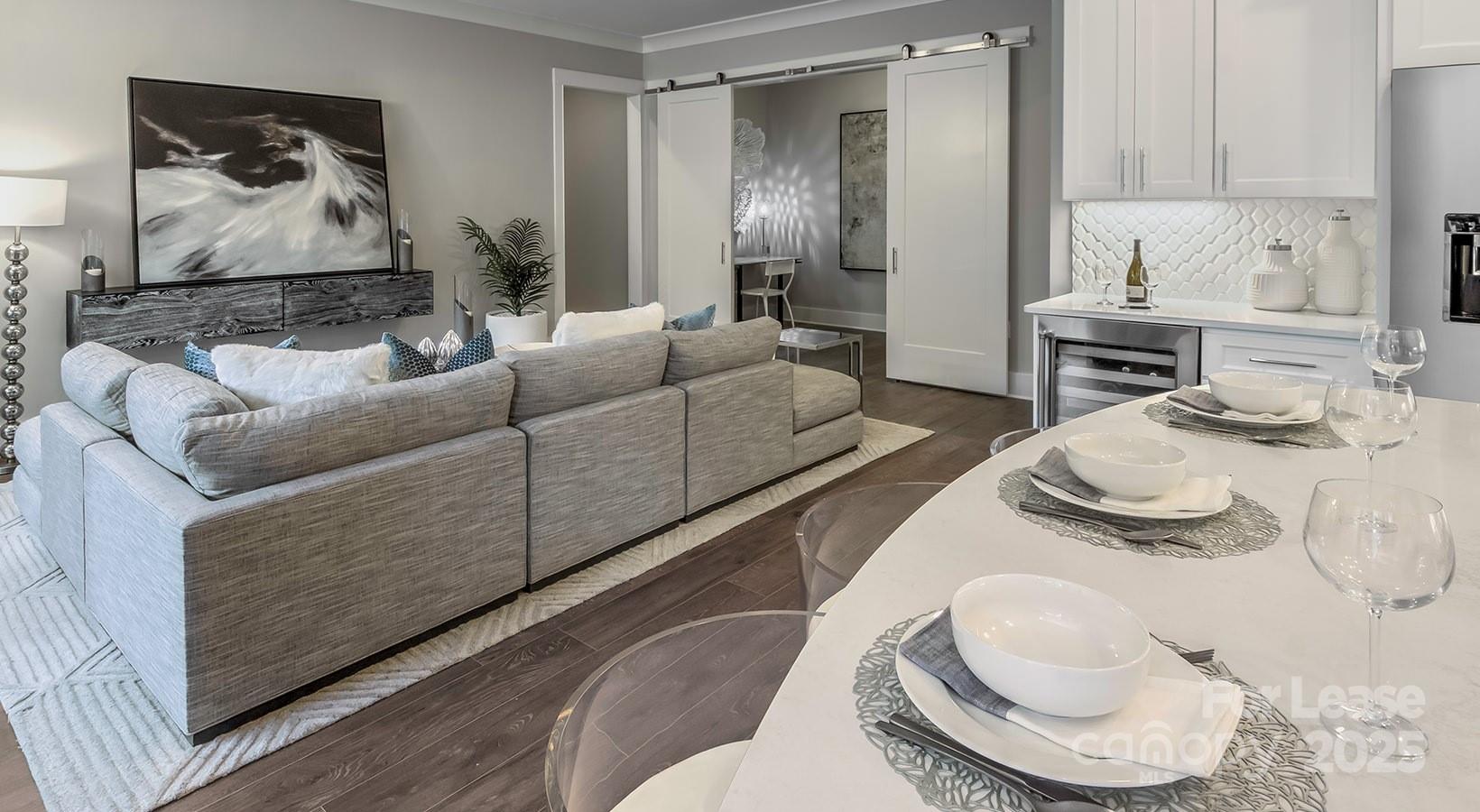 Charlotte, North Carolina 28207, United States, 3 Bedrooms Bedrooms, ,3 BathroomsBathrooms,Residential,Active,189948