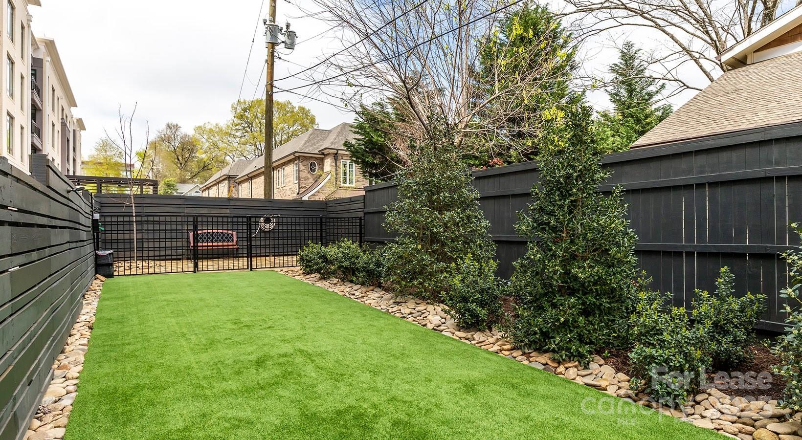 Charlotte, North Carolina 28207, United States, 3 Bedrooms Bedrooms, ,3 BathroomsBathrooms,Residential,Active,189948