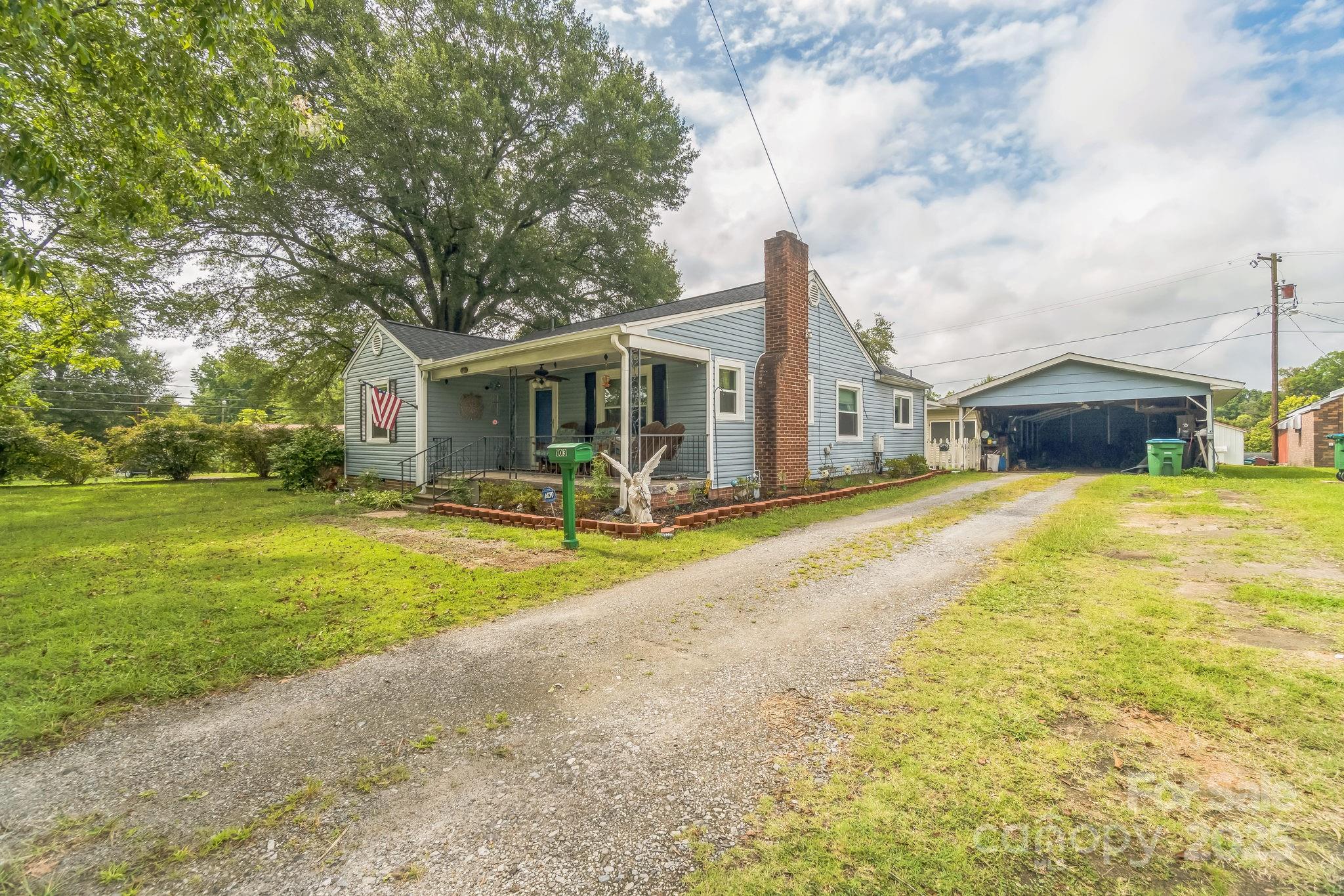 103 W Texas Avenue