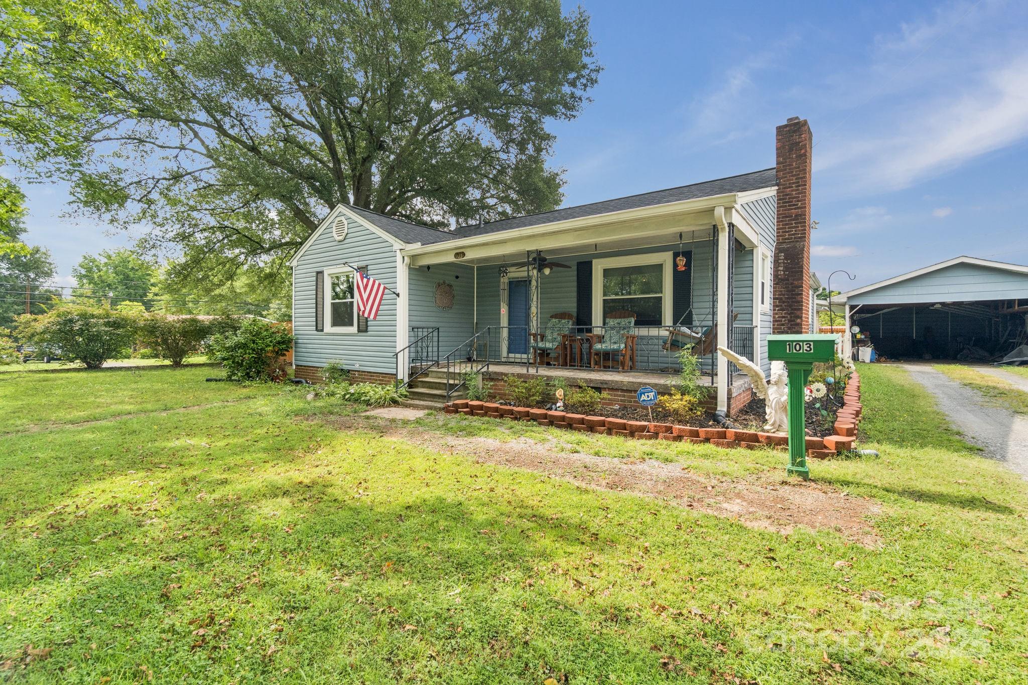 103 W Texas Avenue
